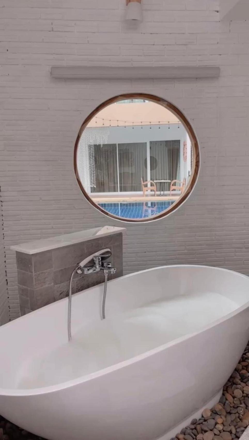 Milano Huahin Hotel Bagian luar foto