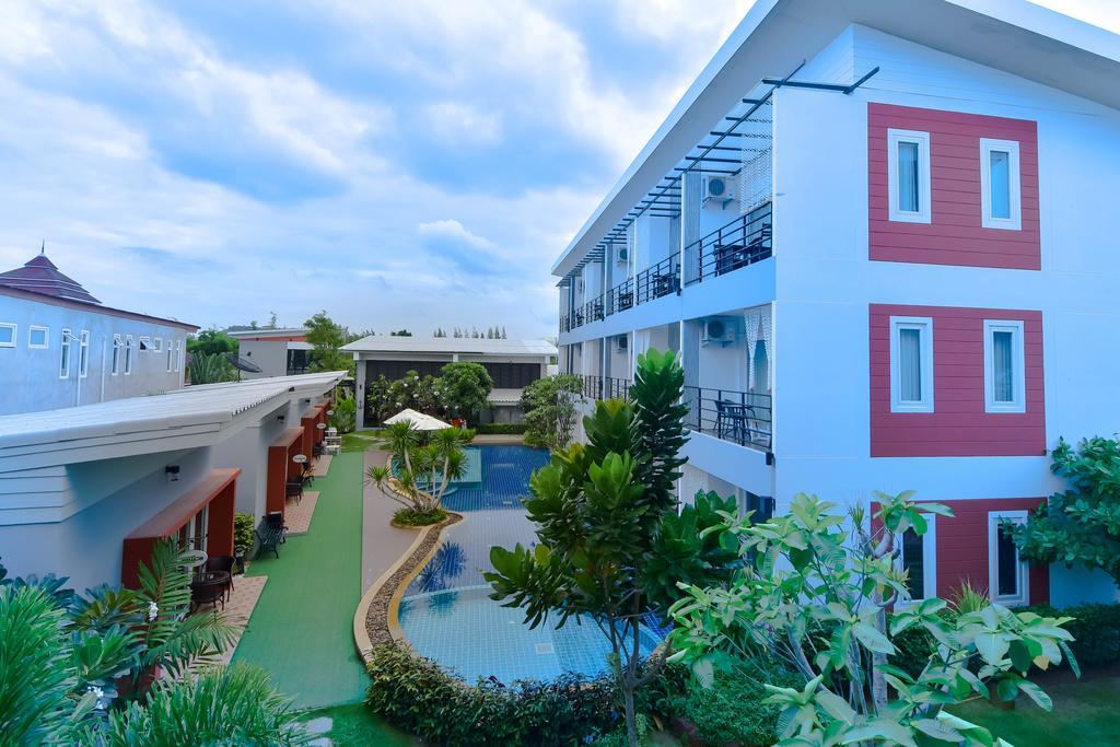 Milano Huahin Hotel Bagian luar foto
