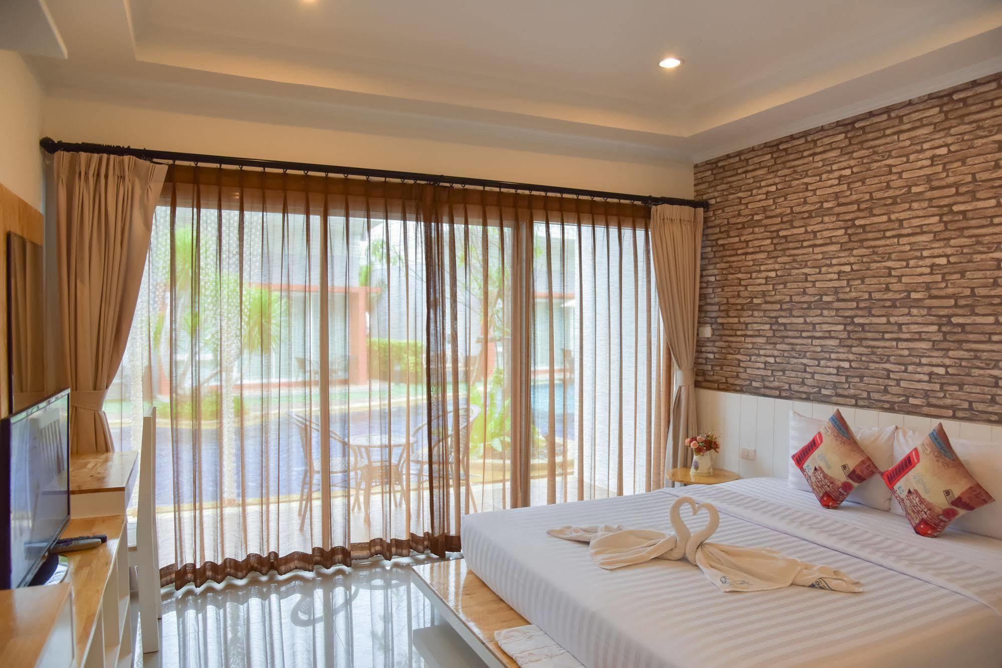 Milano Huahin Hotel Bagian luar foto