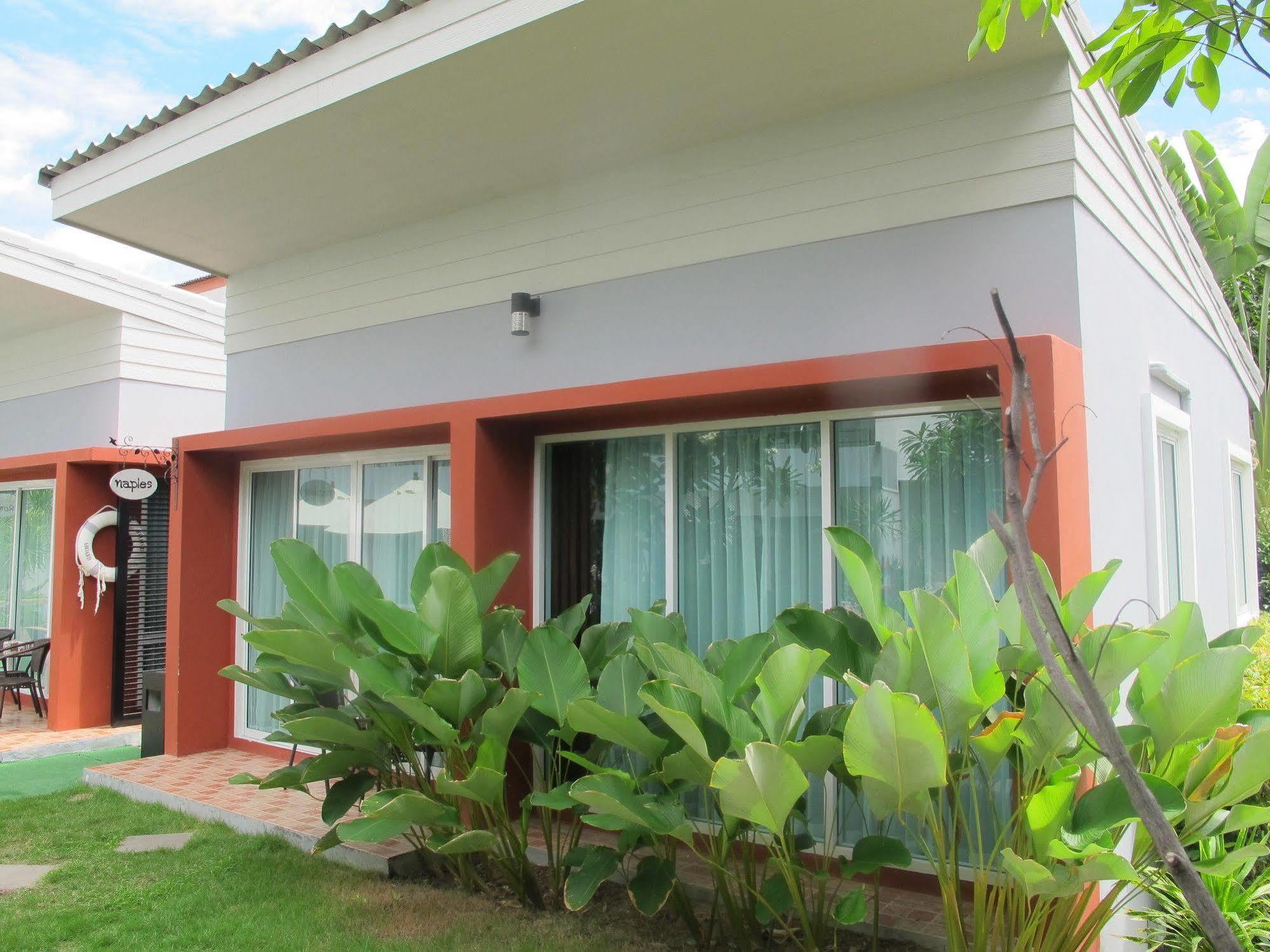 Milano Huahin Hotel Bagian luar foto