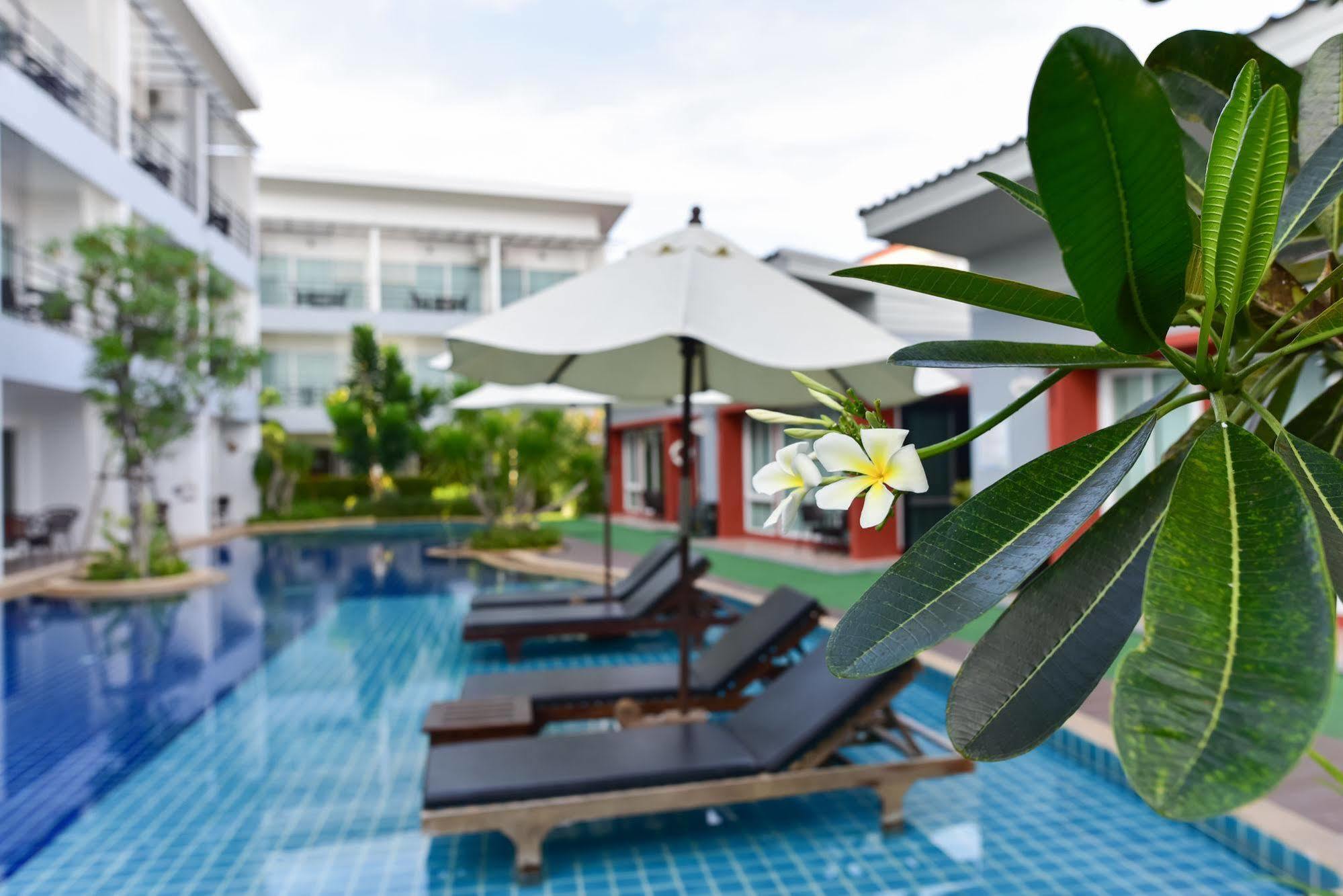 Milano Huahin Hotel Bagian luar foto