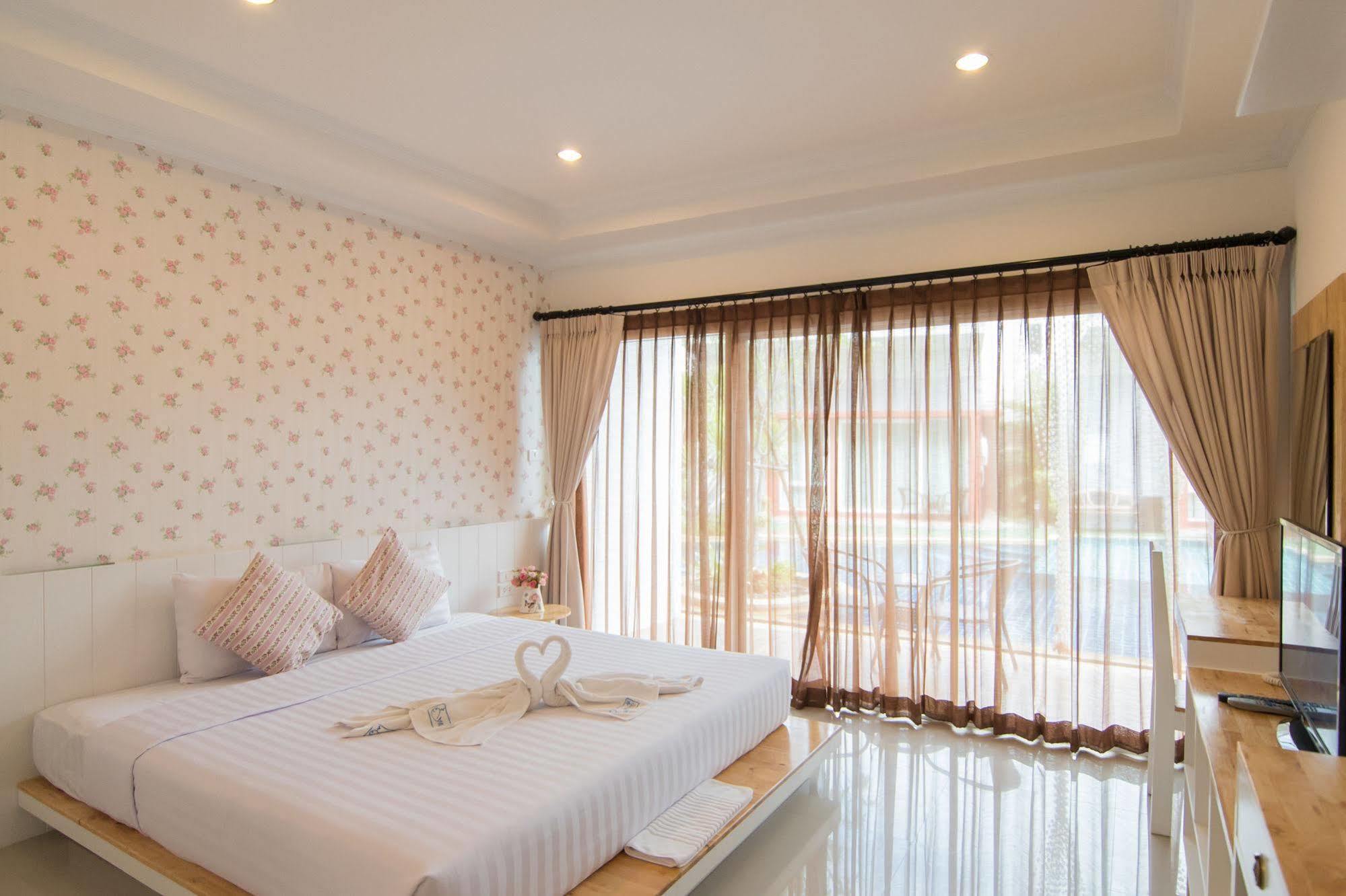 Milano Huahin Hotel Bagian luar foto