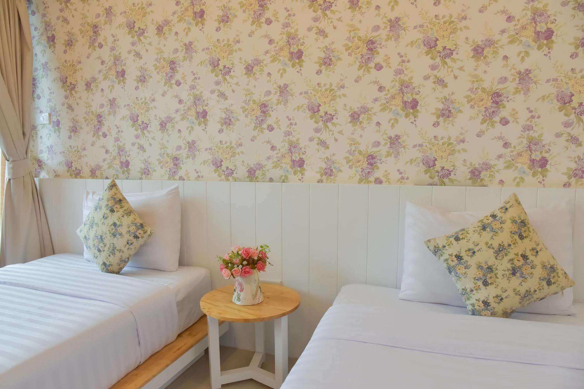 Milano Huahin Hotel Bagian luar foto